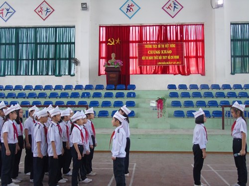 Liên đội trường THCS Đô Thị Việt Hưng tổ chức hội thi nghi thức đội năm học 2016 - 2017